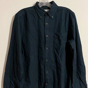 St. John’s Bay Classic Fit Solid Green Long Sleeve Flannel – size S